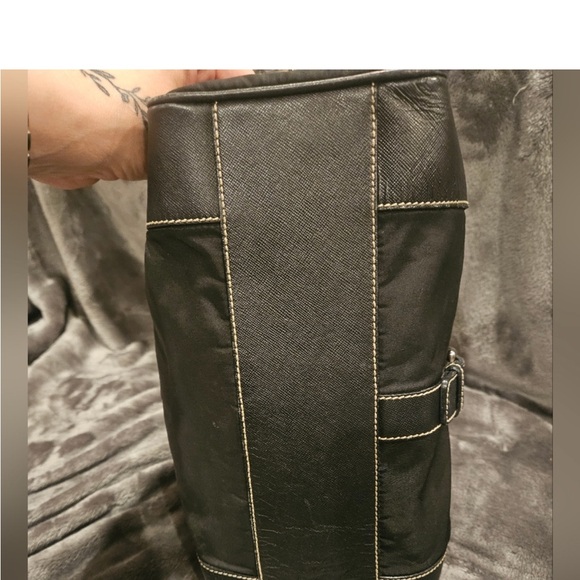 Low start. PRADA Nylon Shoulder Bag. EUC Pre-loved H:9.25" × W:11.5" COA - Picture 3 of 12